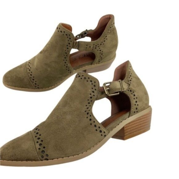 Boutique by Corkys Caged Ankle Bootie Green Faux Suede Pointed Toe Perforated - Picture 8 of 9